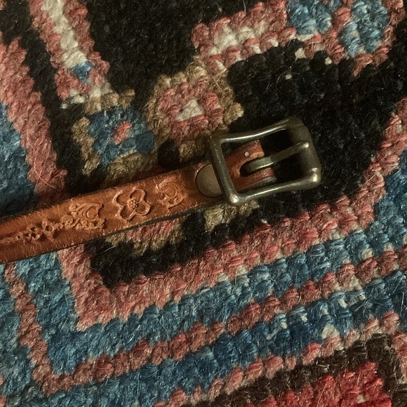 Cute vintage leather skinny belt - Picture 3 of 4